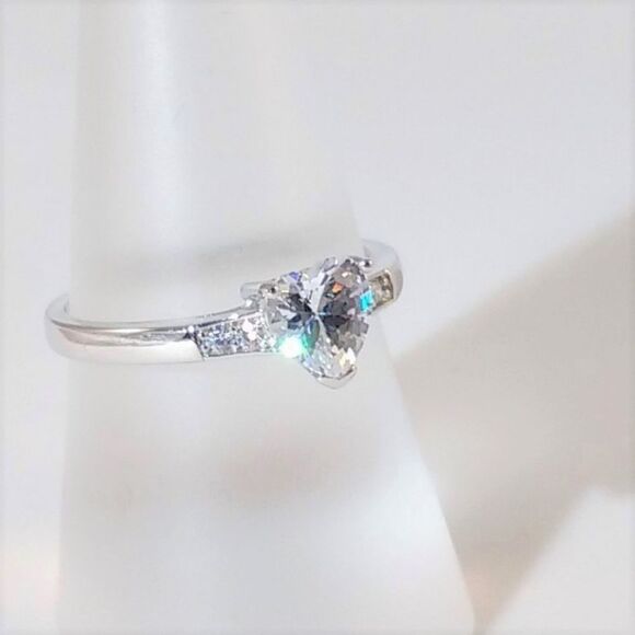 Simulated Diamond Heart Ring Sterling Silver Size 7 - Picture 3 of 5
